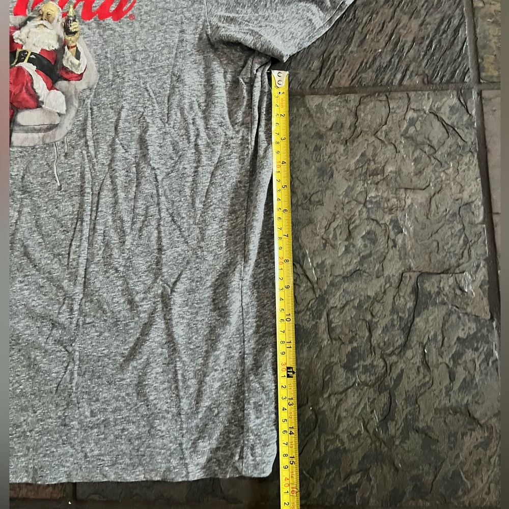 Coca Cola - lounging Santa tshirt - Picture 7 of 8